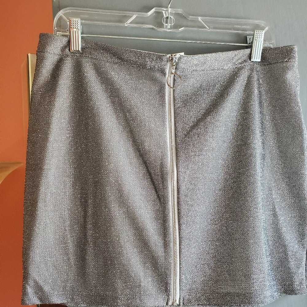 Forever 21 Silver Mini Skirt - Size XL (juniors)